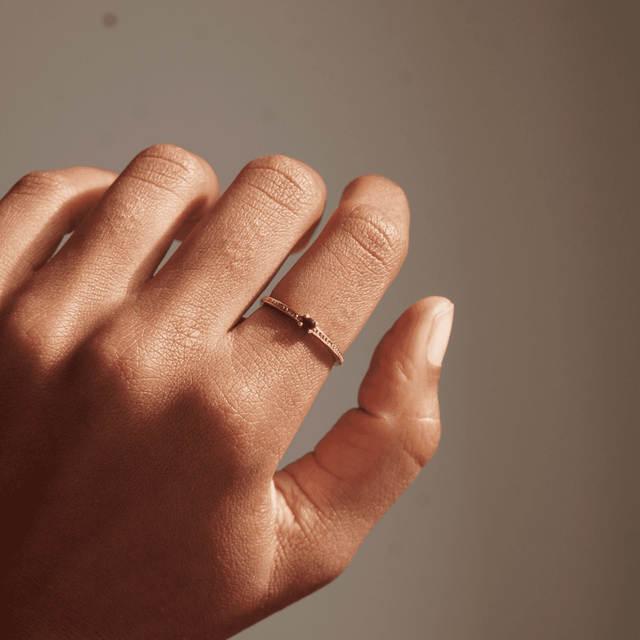 DE EMMA RING ROOD - Massief 14k goud