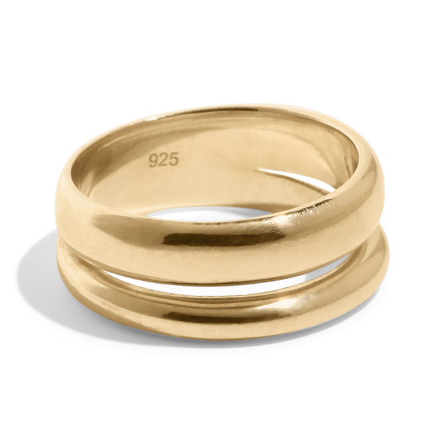 Double band gold ring. One thicker band and one thiner. Well polished