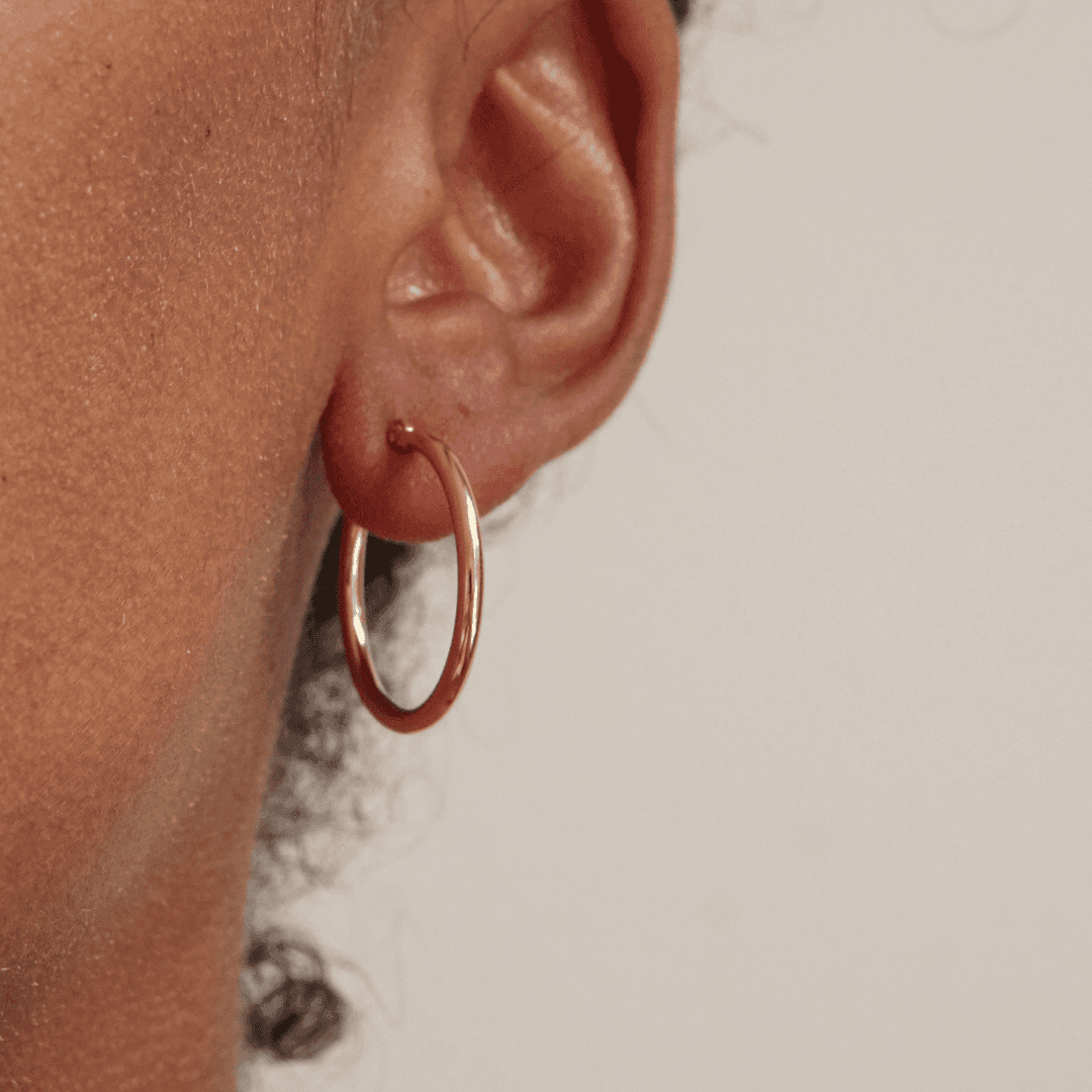 Gold hoop earrings, Golden earrings