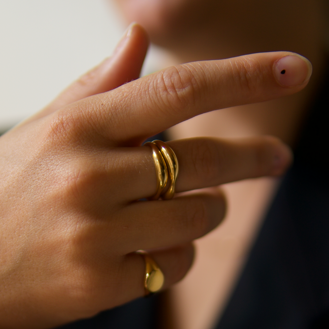 How to wear your golden ring set