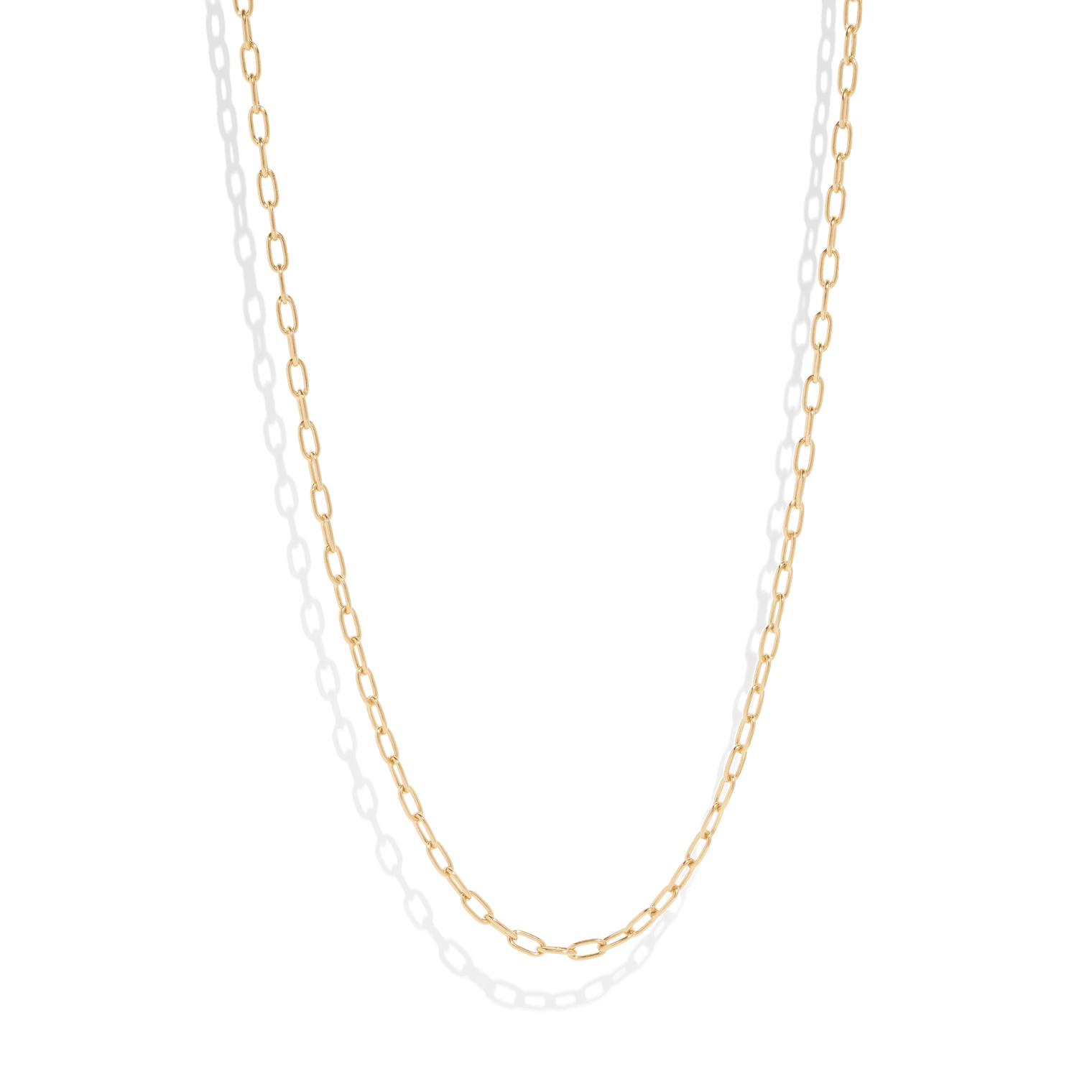 Link chain necklace in sustainable gold, minimalist design for everyday elegance. Perfect for layering or wearing alone, this gold jewelry packshot highlights its eco-friendly craftsmanship and timeless appeal.