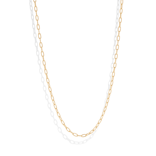 Link chain necklace in sustainable gold, minimalist design for everyday elegance. Perfect for layering or wearing alone, this gold jewelry packshot highlights its eco-friendly craftsmanship and timeless appeal.