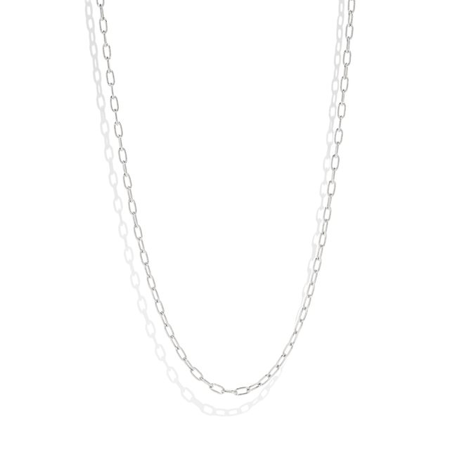 Link chain necklace in sustainable silver, minimalist design for everyday elegance. Perfect for layering or wearing alone, this gold jewelry packshot highlights its eco-friendly craftsmanship and timeless appeal.