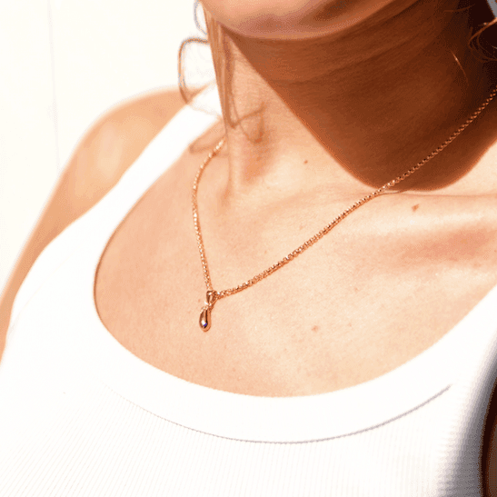 Elegant pendant, 14k jewelry, solid gold jewelry , necklace pendant packshot
